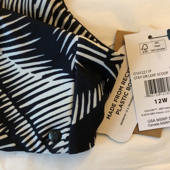 Volcom 12W Top Bikini Plus Stay or Leaf Scoop in Black for Every Body NWT - Picture 7 of 9